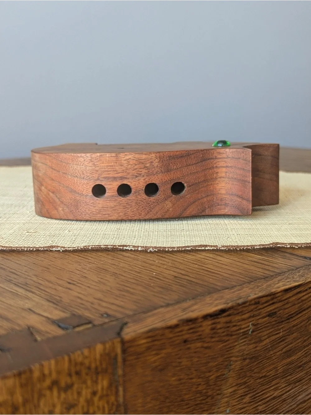 Vintage Hand-carved Wooden Walnut Green-eyed Pig Pencil Holder Desk Organizer 🐷
